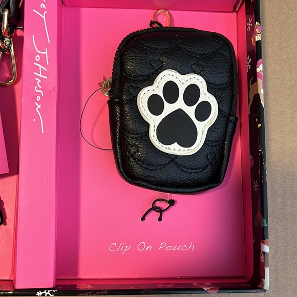 Betsey Johnson “The Pet Set” Black Crossbody Bag, Dog Tag & Keychain Pouch - Picture 6 of 16